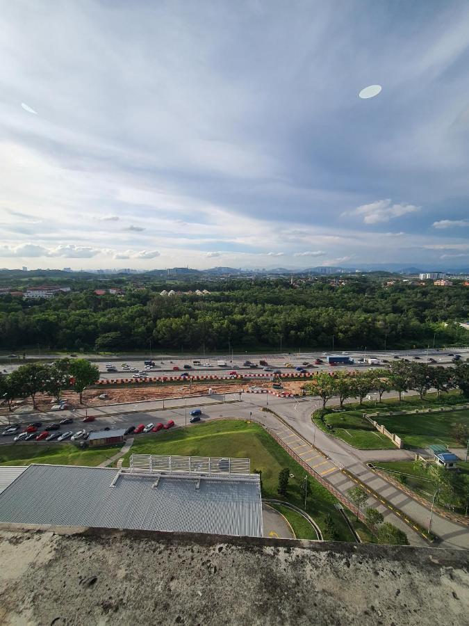Apartment De Centrum By Adam Homestay, Putrajaya Bangi Kajang